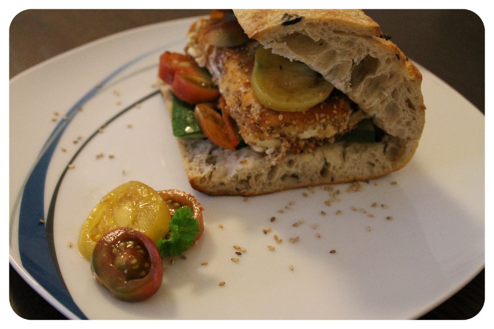 Sesam, Käse und Tomate